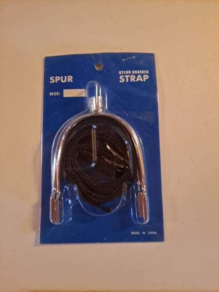 Myydään paketissaan olevat käyttämättömät kannukset. 1,5cm. 2€ Akaa - valokuva 1