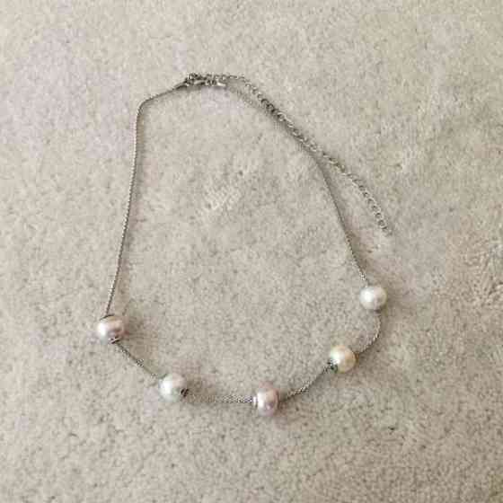 Hopeinen helmikaulakoru Keuruu