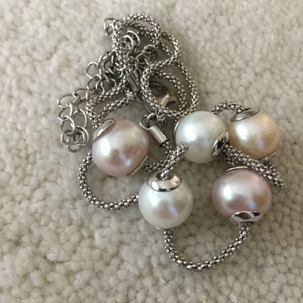 Hopeinen helmikaulakoru Keuruu – foto 3