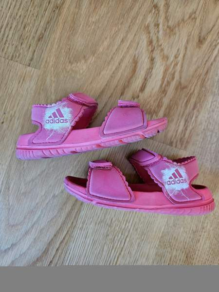 Adidas sandaalit 22 Helsinki - valokuva 2