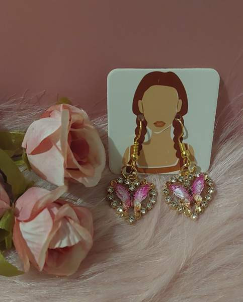 Korvakorut: kullansävyiset sydämet Vantaa - valokuva 1