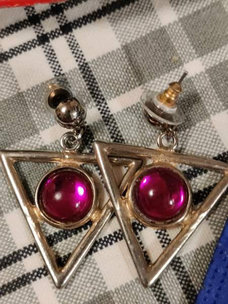 Kauniit kolmiokorvakorut violetti kivi Helsinki - photo 1