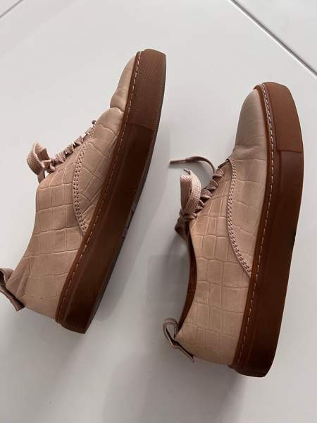 Terhi Pölkki kävelykengät Espoo – foto 2