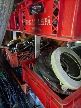 Peräkärryllinen polkupyörien osia Helsinki