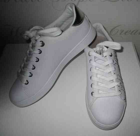 Guess valkoiset vapaa-ajan tennarit 38 Yloejaervi