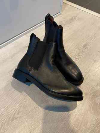 Chelsea mustat nahkanilkkurit 38 Helsinki