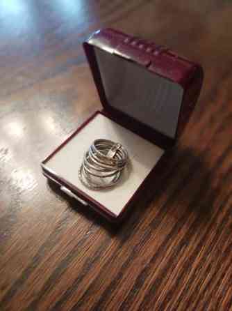 Vanha hopeinen sormus. Seitsemän renkaan hopeasormus. Espoo