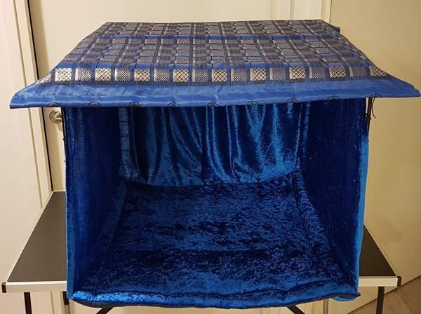 Siniset verhot kissanäyttelyyn Vantaa - valokuva 1