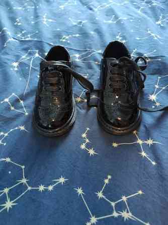 Uudet juhlakengät 25 Хювинкяя