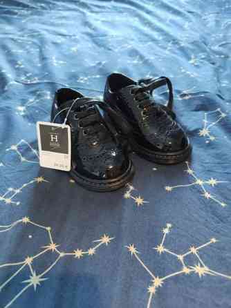 Uudet juhlakengät 25 Хювинкяя