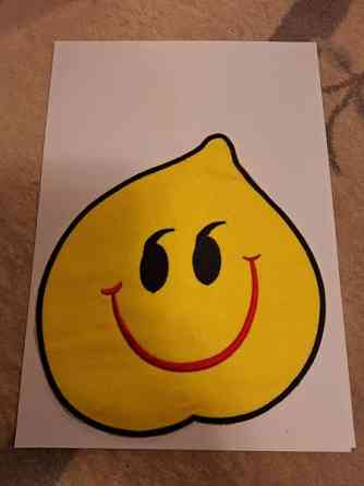 Hymynaama kangasmerkki Vantaa