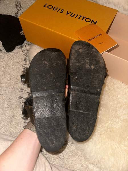 Louis Vuitton Bom Dia sandaalit Espoo - valokuva 2