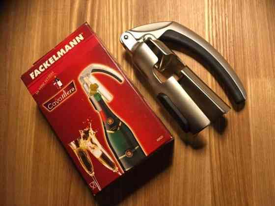 Fackelmann Cavallioero kuohuviinipullon avaaja Nokia