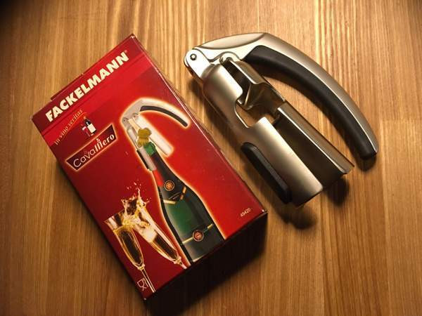 Fackelmann Cavallioero kuohuviinipullon avaaja Nokia – foto 1