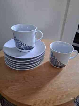Kuusi valkoista kahvikuppia aluslautasineen, uudet Espoo