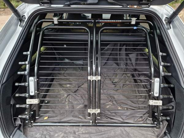 Kulkukoira-veräjä Toyota Corolla Hybrid farmari 2019- Tuusula - valokuva 1