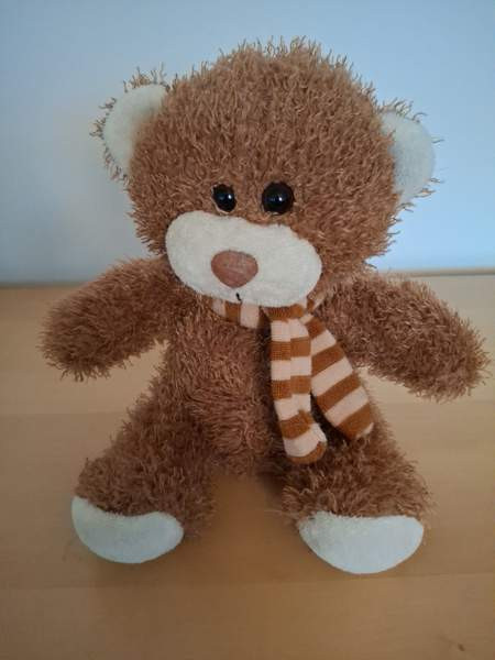 Nalle kaulaliina kaulassa Турку - изображение 1