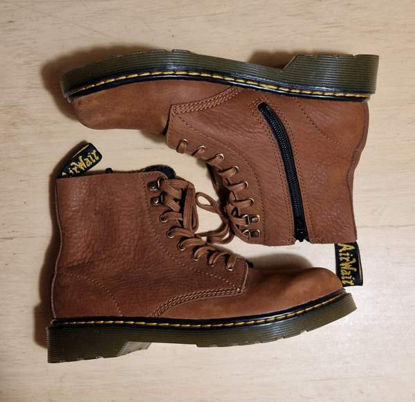 Dr. Martens nahkanilkkurit Сало - изображение 3