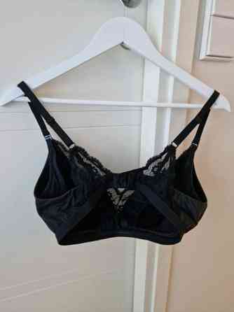 Marks&Spencer, mustat imetysliivit, koko 75D Harjavalta