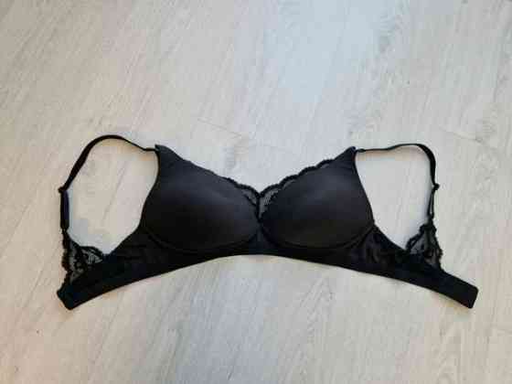 Marks&Spencer, mustat imetysliivit, koko 75D Harjavalta