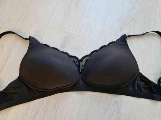 Marks&Spencer, mustat imetysliivit, koko 75D Harjavalta