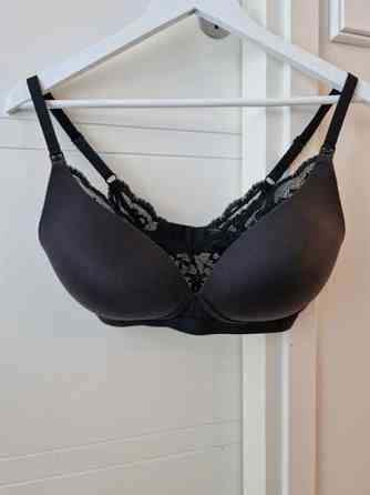 Marks&Spencer, mustat imetysliivit, koko 75D Harjavalta