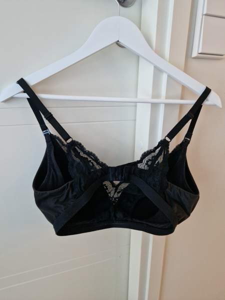 Marks&Spencer, mustat imetysliivit, koko 75D Harjavalta - valokuva 2