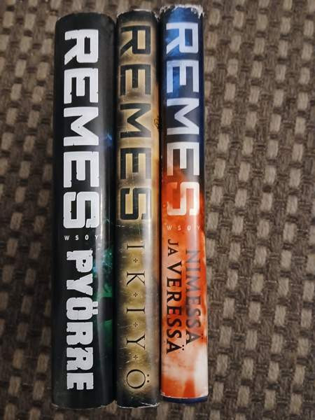 Myydään Ilkka Remes kirjat Helsinki - valokuva 1