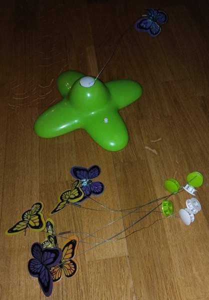 Kissan interaktiivinen perhoslelu Lempaeaelae - photo 2