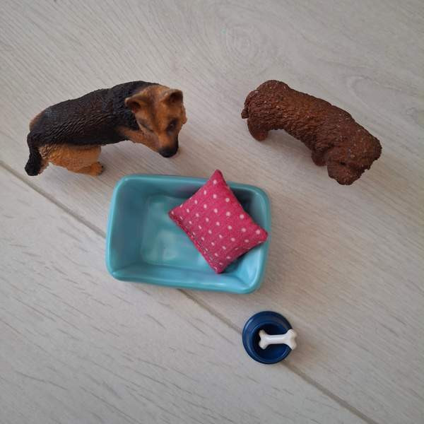 Schleich - koirasetti, peti ja tarvikkeet + 1 koira Tampere - valokuva 2