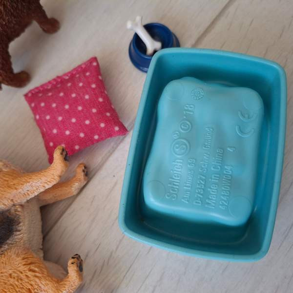 Schleich - koirasetti, peti ja tarvikkeet + 1 koira Tampere - valokuva 4