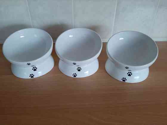 Ergonominen korotettu keraaminen ruokakuppi koiralle/kissalle Taivalkoski