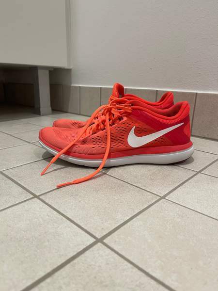 Nike treenikengät Mustasaari - photo 1