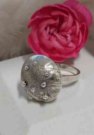 Lahden kultakorun muhkea 830 hopeinen sormus vuodelta 1969 Лахти