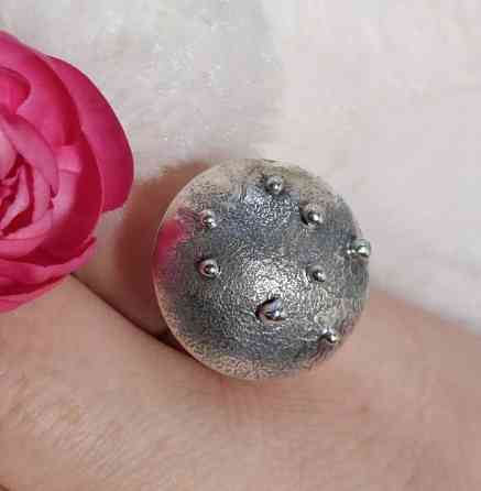 Lahden kultakorun muhkea 830 hopeinen sormus vuodelta 1969 Лахти