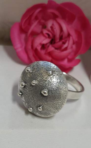 Lahden kultakorun muhkea 830 hopeinen sormus vuodelta 1969 Lahti - valokuva 1