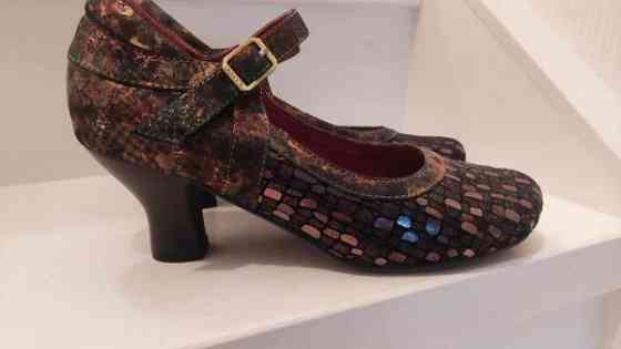 Laura Vita upeat juhla-avokkaat 38 Yloejaervi