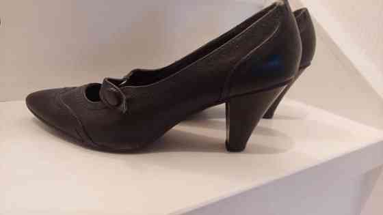 Mustat nahkaiset avokkaat 38 Yloejaervi