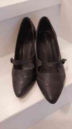 Mustat nahkaiset avokkaat 38 Yloejaervi