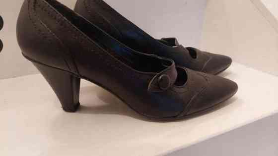 Mustat nahkaiset avokkaat 38 Yloejaervi