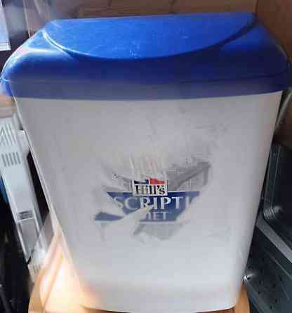 Säilytysastia koiran/kissan ruualle/lasten leluille Форсса