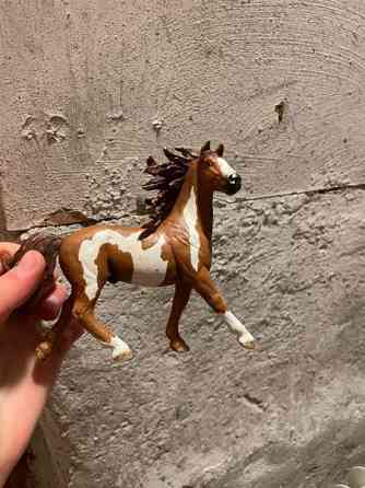 Schleich heppoja ja sonni ja eläinlääkäri ambulanssi Hämeenkyrö