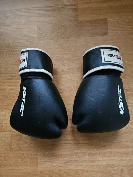 Nyrkkeilyhanskat 10oz Vantaa - valokuva 1