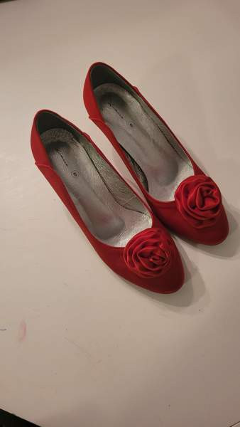 Naisten juhlakengät Pori – foto 1