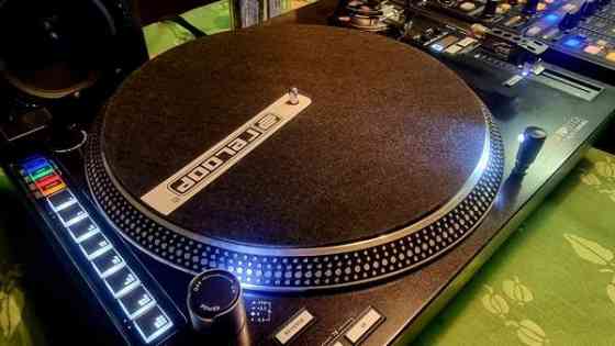 Reloop Rp-8000 mk1 dj levysoittimet + Behringer Ddm4000 mikseri + muuta Sastamala