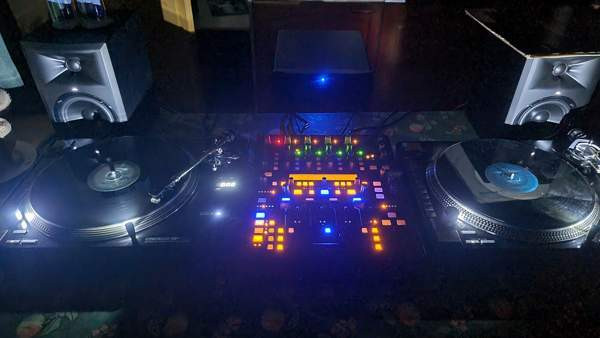 Reloop Rp-8000 mk1 dj levysoittimet + Behringer Ddm4000 mikseri + muuta Sastamala - photo 6