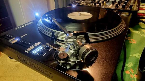 Reloop Rp-8000 mk1 dj levysoittimet + Behringer Ddm4000 mikseri + muuta Sastamala - photo 2