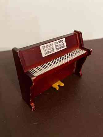 Lundby puinen piano Pirkkala