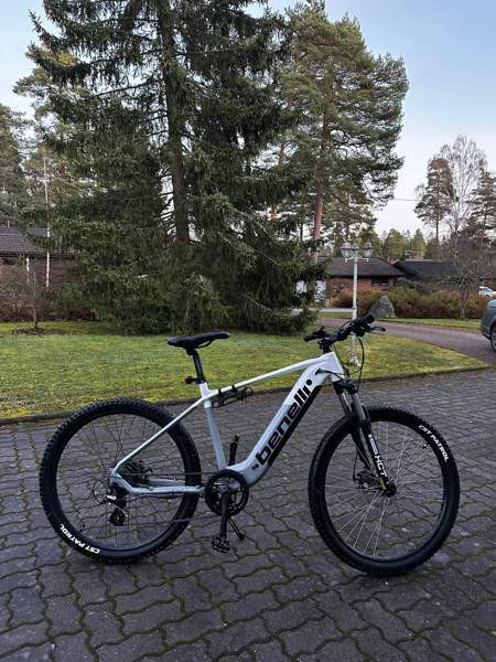 Benelli sähköpyörä Kaarina - valokuva 1