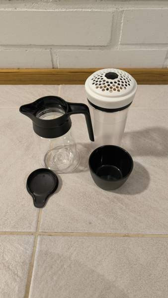 Tupperware sirottaja ja kannu. Porvoo - valokuva 1